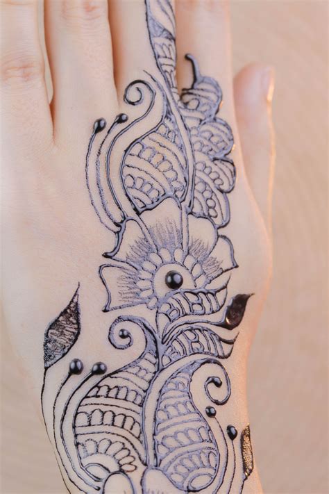 henna-design-latest-mehndi-design-images,-latest-mehndi