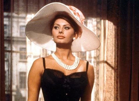 Her father, riccardo scicolone, considered sophia loren's mother, romilda villani, was one of them. Sofia Loren, l'attrice "napoletana" più premiata al mondo ...