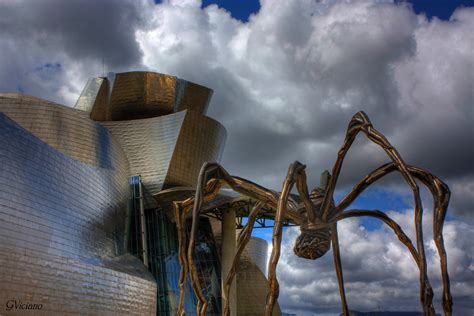 Visit of Guggenheim Museum with private guide - BILBAO PRIVATE TOUR