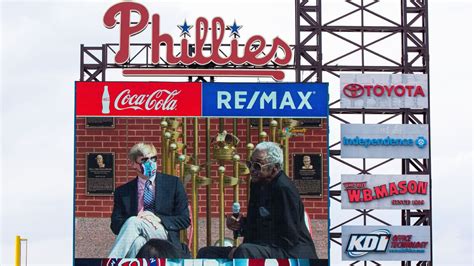Philadelphia Phillies Retire Dick Allens No 15 In Moving Ceremony