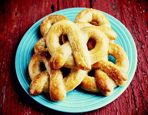 Hot Buttered Pretzels These Are Easy And Tasty Recipes Savoury Food Holiday Recipes