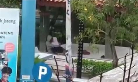 Viral Video Pasangan Muda Mudi Mesum Di Taman Kendal