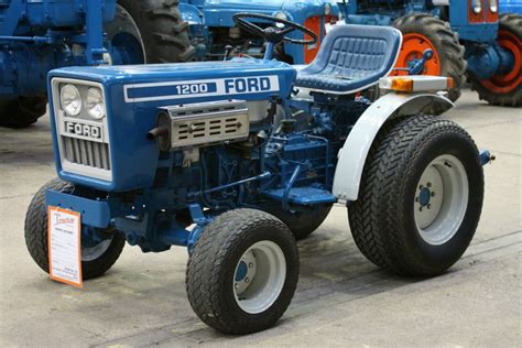 Ford Garden Tractor Tiny Tractor Ford Lgt 120 Garden Tractor