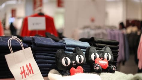 The global fashion line is known for its cool and affordable streetwear clothes for many years now, and not long ago h&m ventured into beauty and skincare line. H&M opens store on Alibaba's Tmall | Marketing Interactive