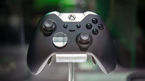 Hands On Xbox One Elite Wireless Controller Youtube