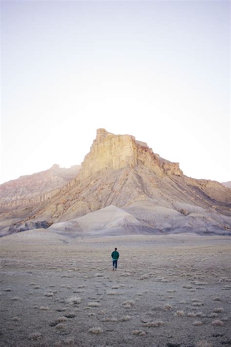 Mountains Desert Man Loneliness Nature Hd Phone Wallpaper Peakpx