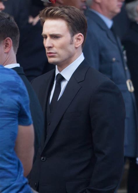 Chris Evans On The Set Of Captain America Civil War In Atlantalainey