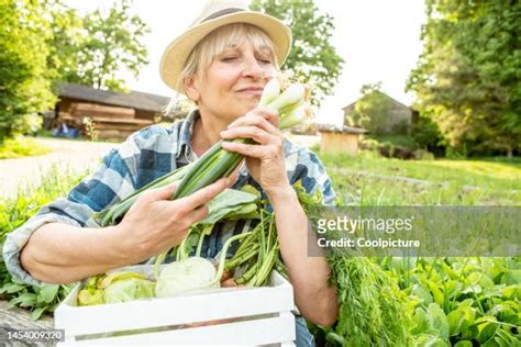 Mature Women Spreading Photos And Premium High Res Pictures Getty Images