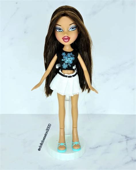 Bratz Original Fashion Doll Nevra With Outfits And Poster Ph