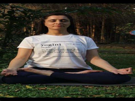 Yoga Teacher Prarthana Makhija Lists Out Breathing Techniques