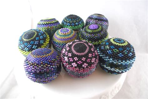 Pin By Regina Crespo On Beaded Balls Beaded Beads Ball