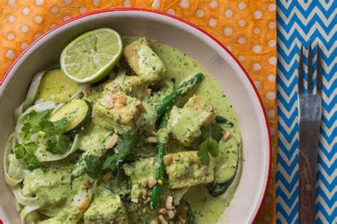 What human food can cats eat, and what not to feed cats. Zucchini, green bean and coconut curry with fried tofu and ...