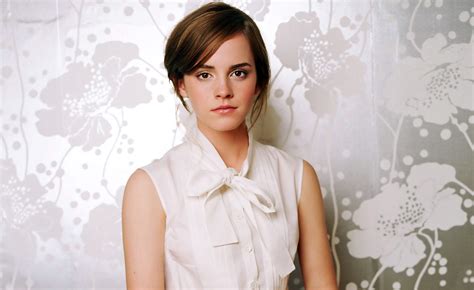 Emma Watson In White Dress Wallpaper Hd Celebrities 4k Wallpapers