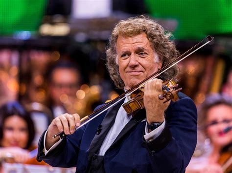 André Rieu’s Enchanting Performance of “Nightingale Serenade