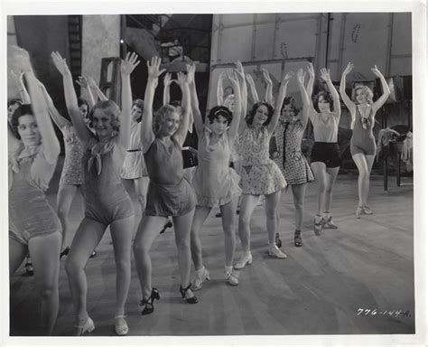 1913 New York Stage Chorus Girls Leggy Photo 183 N Collectables Collectable Photographic Images