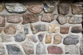 Secara umum, terdapat tiga jenis pembinaan iaitu Teknologi Pembinaan: Jenis-jenis batu ( type of masonry)