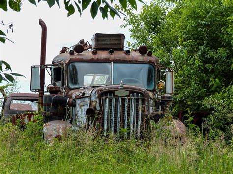Stranded Rusty Old Autocar Tow Truck On Toms Farm In Bata Flickr
