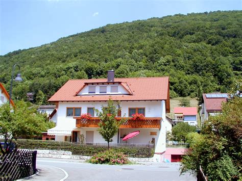 Hkf grundstücksverwaltung gmbh & co. Wohnung I - Ferienwohnungen Haus Martha, Bad Urach