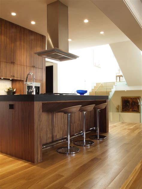 Pick something that you like and that matches and even if you have a bulthaup kitchen this is a favorite color combo walnut kitchen (minus the blue tile and whatever the realtor is trying to hide on the floor) Natural White Oak Floor Ideas, Pictures, Remodel and Decor