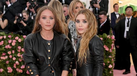 The Olsens Are The Masters Of Wearing Vintage To The Met Gala Vogue