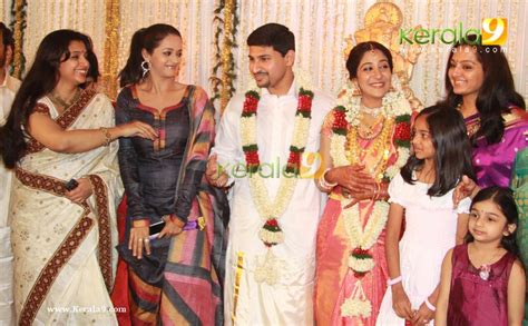 You are viewing a picture of actress aswathi. cute photos: Singer Swetha Mohan Wedding Photos