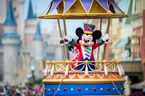 Top 5 Must Ride At The Walt Disney Worlds Magic Kingdom