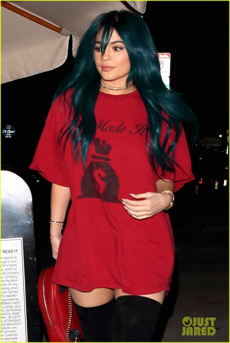 full sized photo of kylie jenner debuts blue hair 06 kylie jenner throws it back with teal