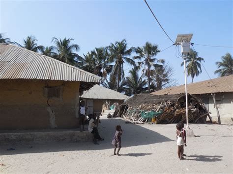 Niomoune Un Village Sénégalais à Lheure Du Solaire