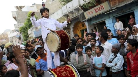 Bbc News In Pictures Ajmers Sufi Muslim Saint Remembered