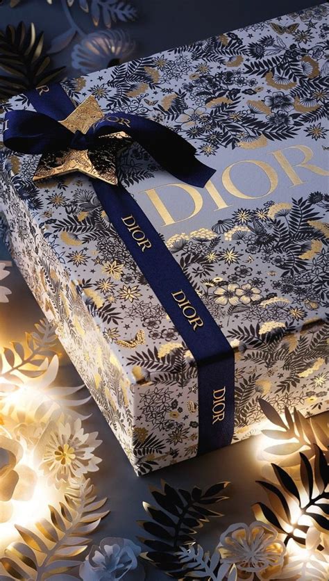 Dior Regalo Christmas Packaging Design Gift Box Design Red Envelope