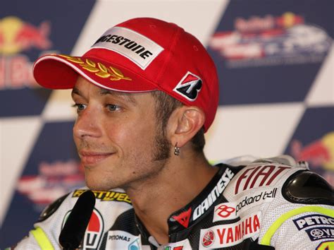 He currently rides for the movistar yamaha team. Public Figur: Valentino Rossi