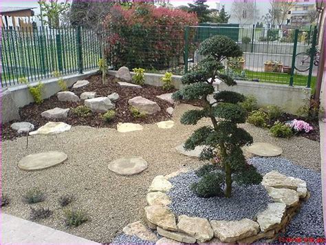 Create a small garden with flowers or shrubs. Collection in Front Yard Landscaping Ideas Without Grass ...