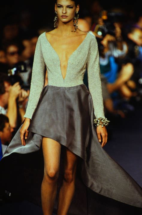 Linda Evangelista Lanvin Haute Couture Runway Show Fw 1990 Couture