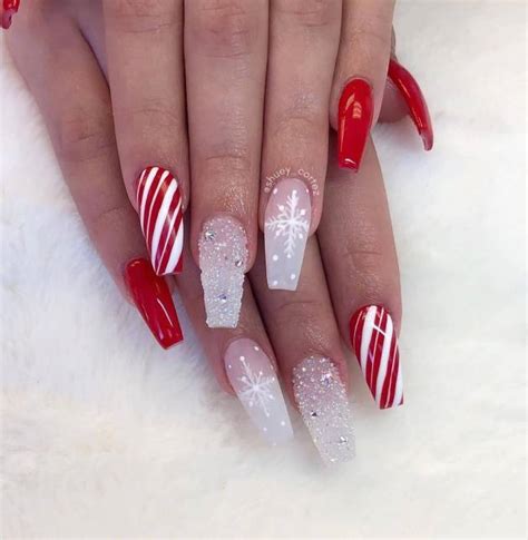 25 Beautiful Acrylic Coffin Christmas Nails Design Ideas For 2021