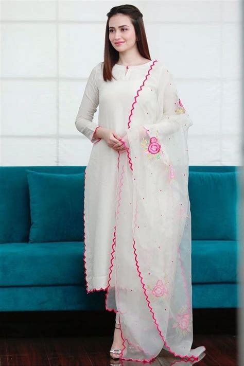 White Glory In 2020 Simple Pakistani Dresses Pakistani Dresses Casual Designs For Dresses