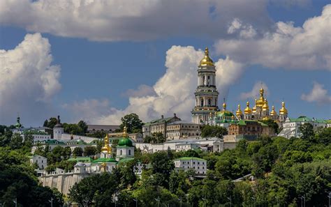 Kiev Pechersk Lavra - Wikipedia | Travel to ukraine, World heritage ...