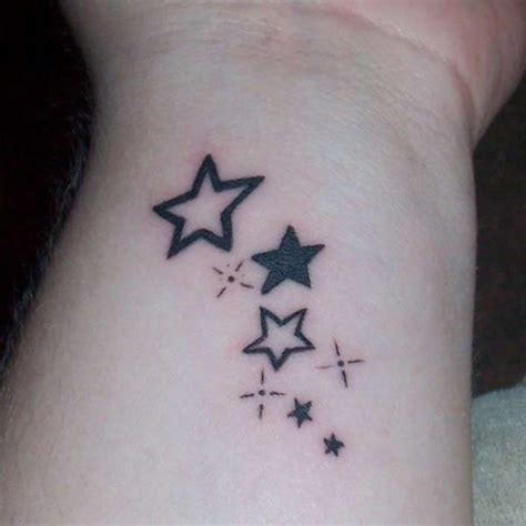 Beautiful stars tattoo designs sample. simple tattoos on hand men 3D amazing Free Live 3d hd ...