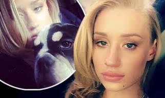 Iggy Azalea Looks Radiant In Selfie With Little Makeup Daily Mail Online