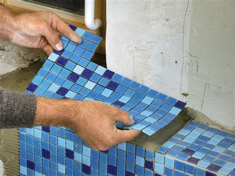 Mosaikfliesen teilen sich in zwei große kategorien ein: Mosaikfliesen im Bad verlegen - Ratgeber | BAUHAUS