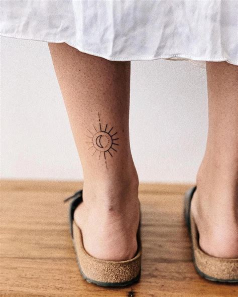 minimalist-tattoo-meaning-minimalisttattoos-minimalist-tattoo,-moon-tattoo-designs,-moon-tattoo