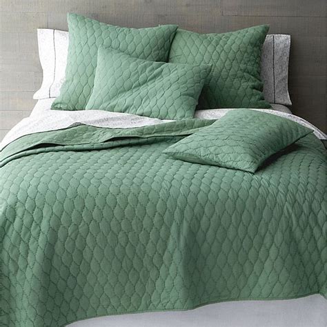 17 Fabulous Modern Bedding Finds Green Bed Linen Bedding Sets Master