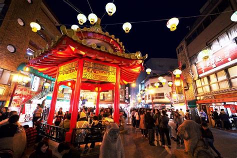 Chinese new year, spring festival or the lunar new year, is the festival that celebrates the beginning of a new year on the traditional lunisolar chinese calendar. 海外华人春节怎么过？美国、加拿大唐人街里的中国大年不寂寞!_腾讯新闻