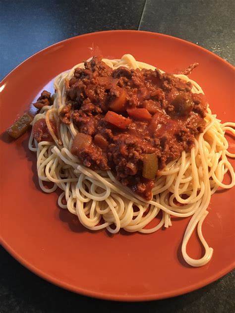 579 Calorie Spaghetti Bolognese 1200isplenty
