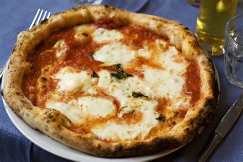 What Is Neapolitan Pizza