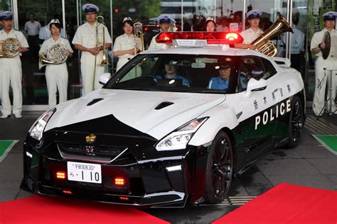 Nissan Gt R Becomes Japans Most Awesome Police Car Godzilla The Cop