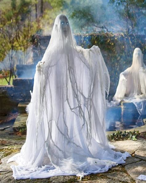 15 Scary Creepy And Thrilling Halloween Ghost Decoration