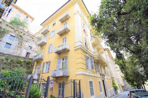 8 locali 245 m2 1º piano con ascensore. Appartamento in vendita Genova Castelletto