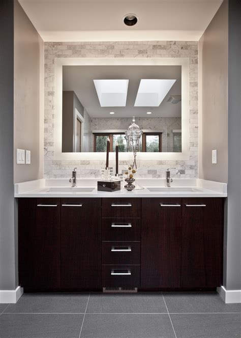 Although there's technically just one sink in this spacious vanity, there's definitely room for two. 45 RELAXING BATHROOM VANITY INSPIRATIONS..... - Godfather ...