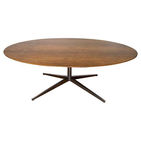 Florence Knoll Round Walnut Table For Sale At 1stdibs