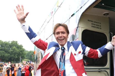 Sir Cliff Richard To Release First Christmas Album In Years Hull Live